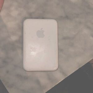 Apple Mag Safe portable charger
